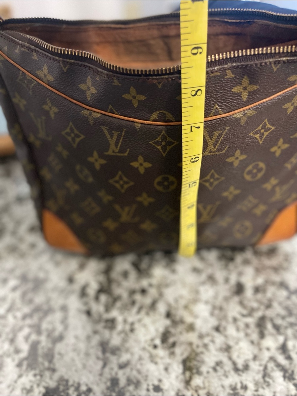 Louis Vuitton Monogram Canvas Shoulder Bag with Natural Leather Trim - Picture 13 of 15